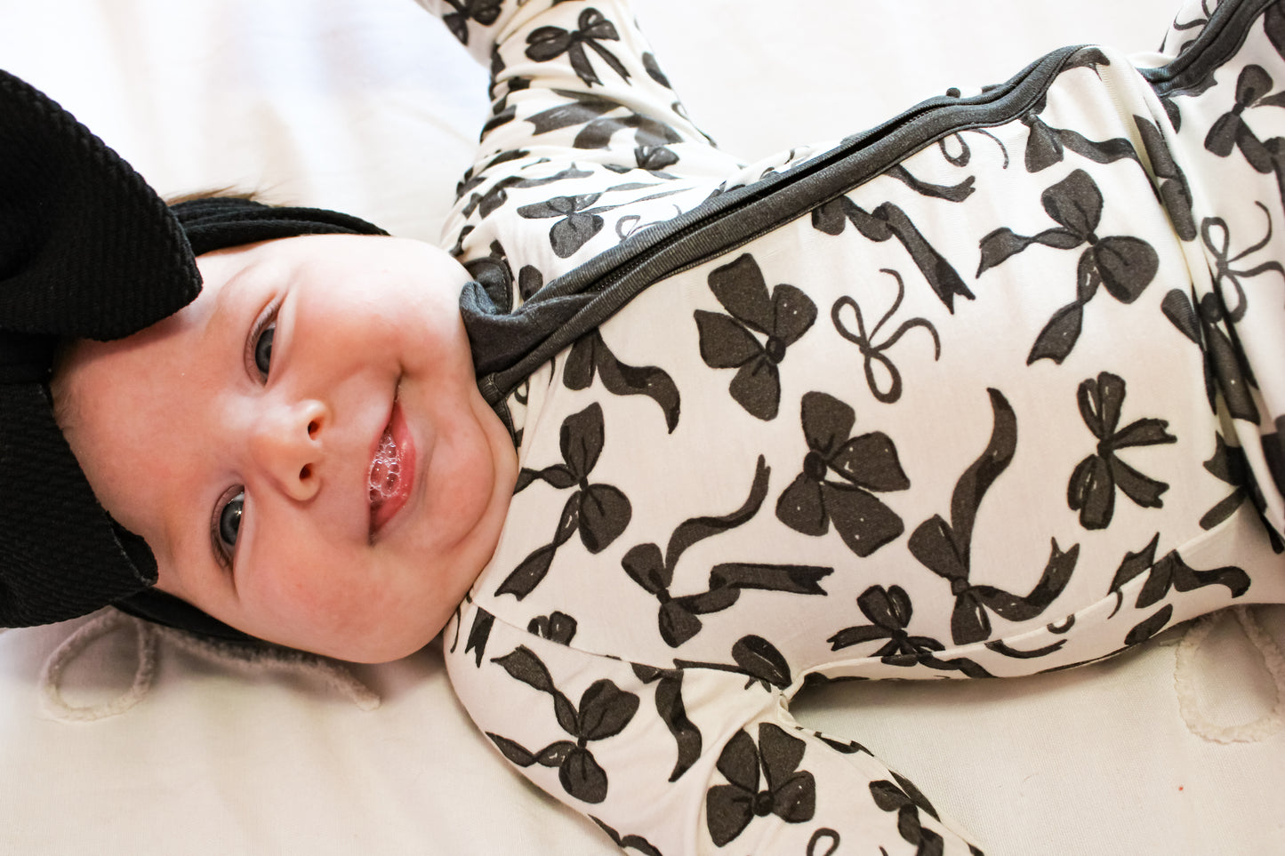 Monochrome Bows Bamboo Sleeper