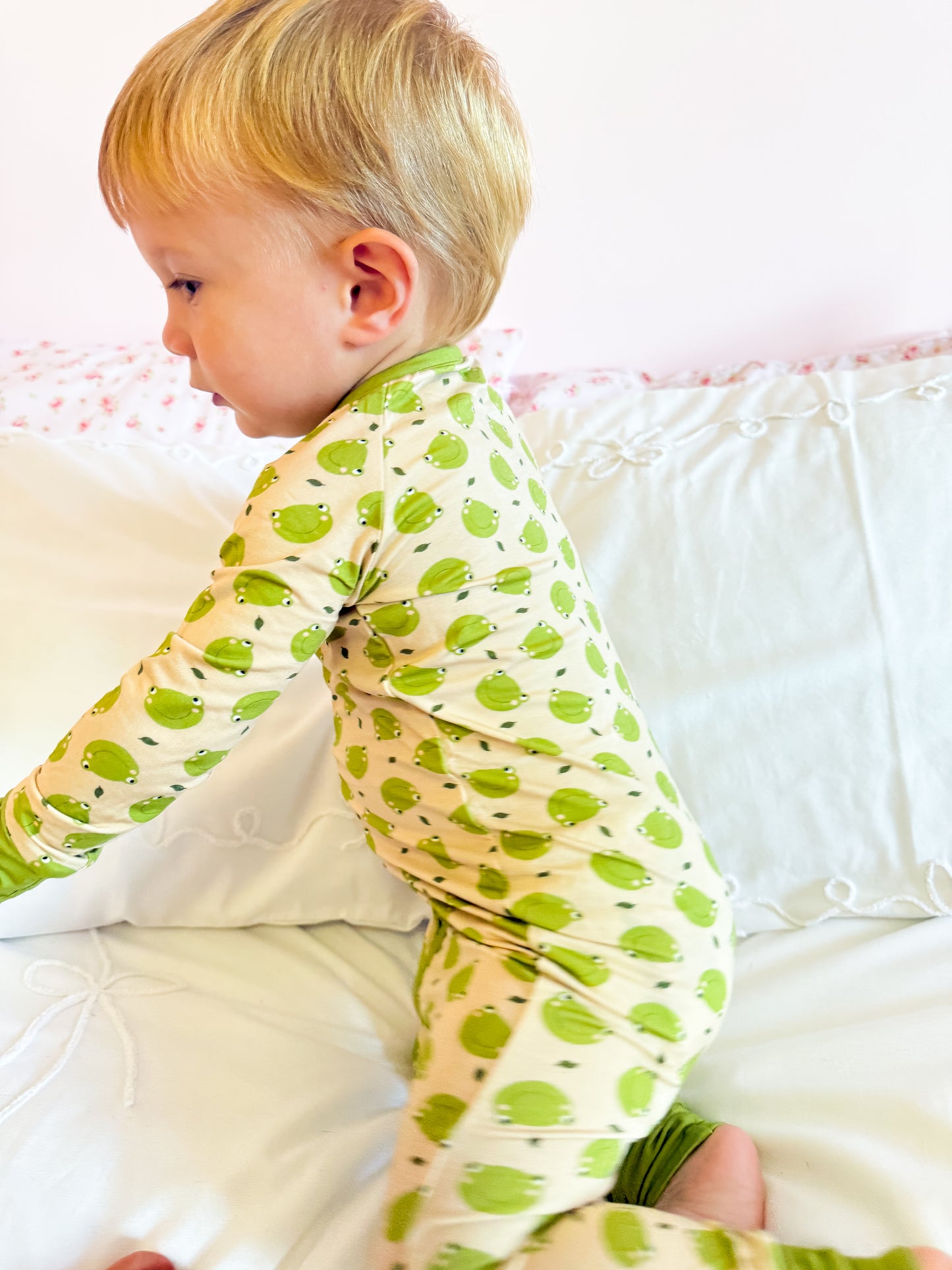 Froggy Friends Bamboo Sleeper