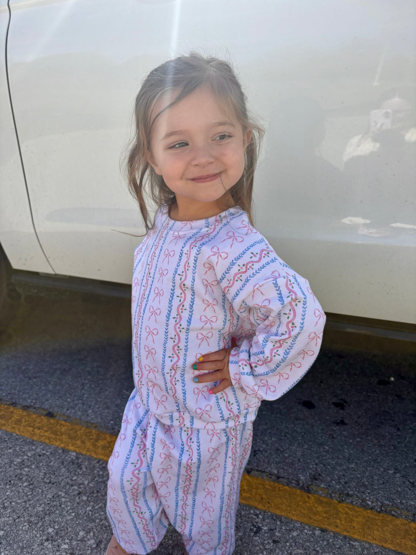 Dainty Bow Sweatsuit