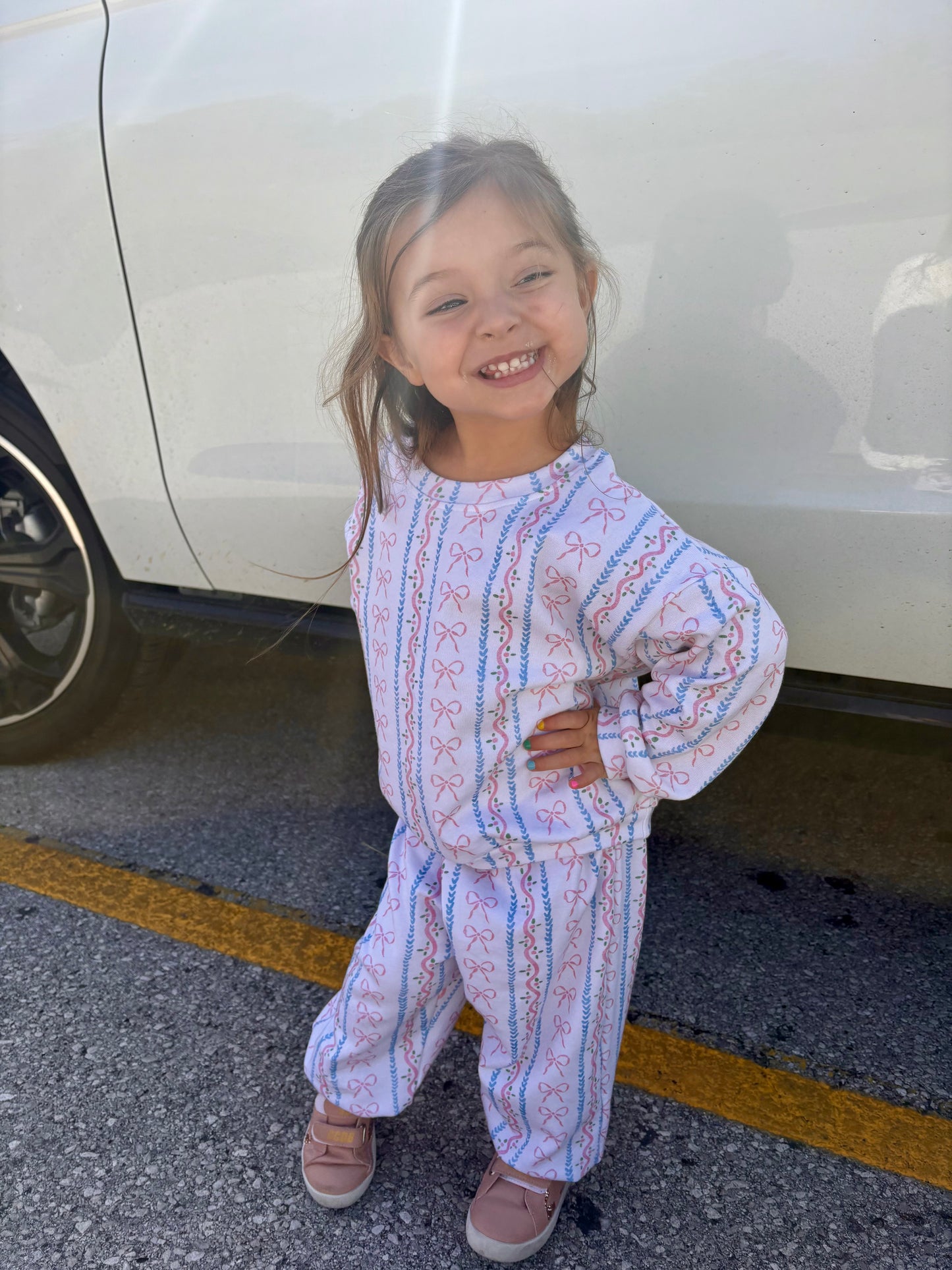 Dainty Bow Sweatsuit