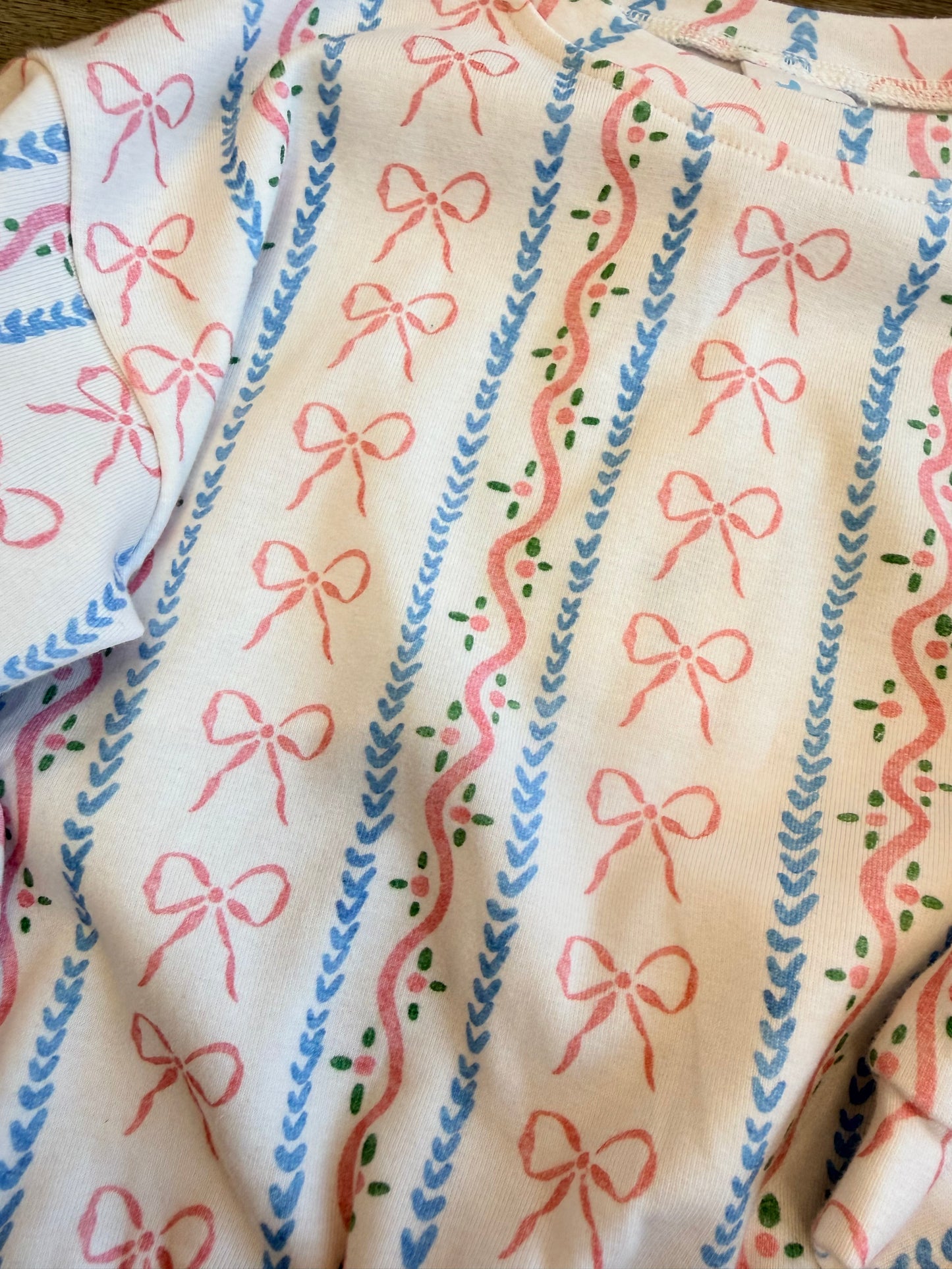 Dainty Bow Sweatsuit