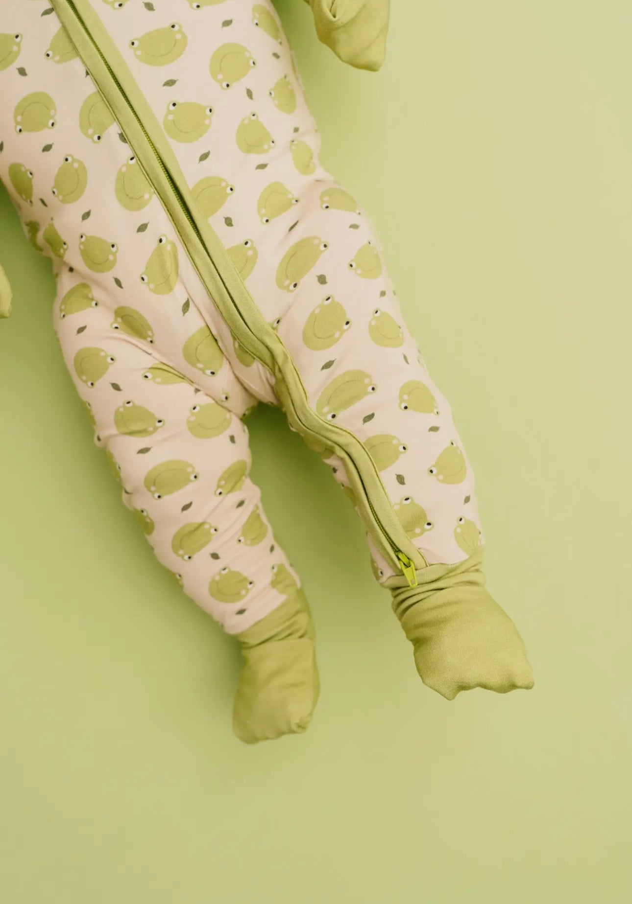 Froggy Friends Bamboo Sleeper